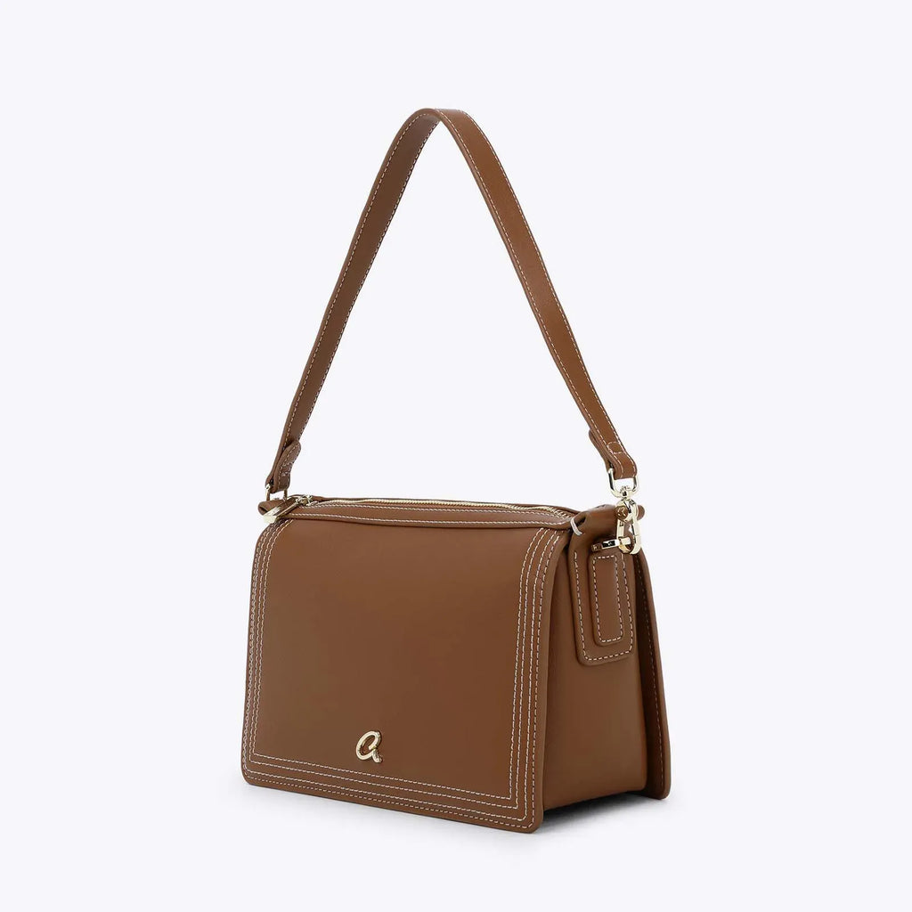 Γυναικεία τσάντα ώμου Axel camel 1010-3644 Γυναικεία τσάντα ώμου Axel camel 1010-3644 Shoulder Bags AXEL