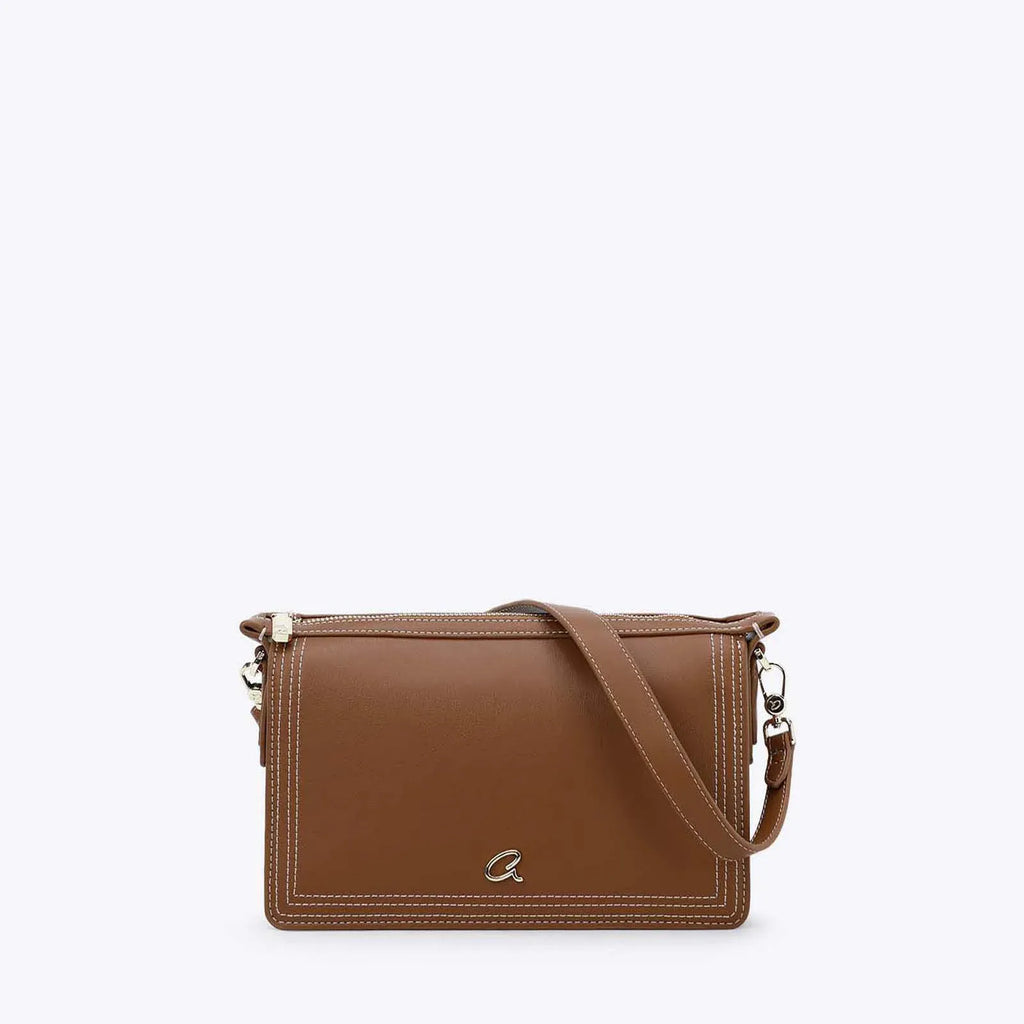Γυναικεία τσάντα ώμου Axel camel 1010-3644 Γυναικεία τσάντα ώμου Axel camel 1010-3644 Shoulder Bags AXEL