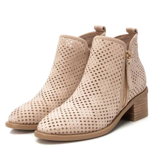 Γυναικεία μποτάκια beige XTI 143961 Γυναικεία μποτάκια beige XTI 143961 SMALL BOOTS XTI