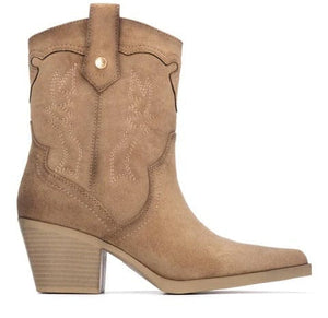Γυναικείο μποτάκι αστραγάλου Camel XTI 144721 Γυναικείο μποτάκι αστραγάλου Camel XTI 144721 SMALL BOOTS XTI