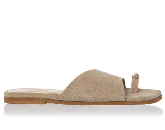 Γυναικεία Flats 25-147 μπεζ Γυναικεία Flats 25-147 μπεζ FLAT SANDALS SANTE