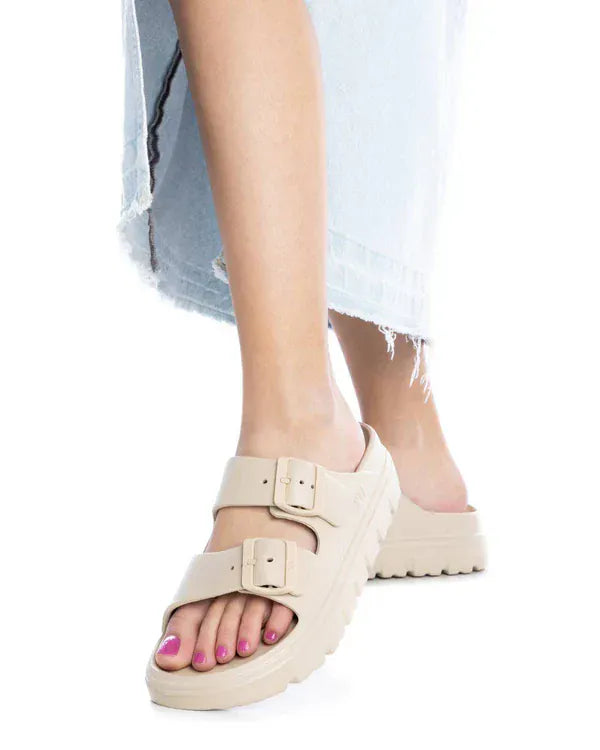Γυναικεία Flats beige XTI 142550 Γυναικεία Flats beige XTI 142550 FLAT SANDALS XTI