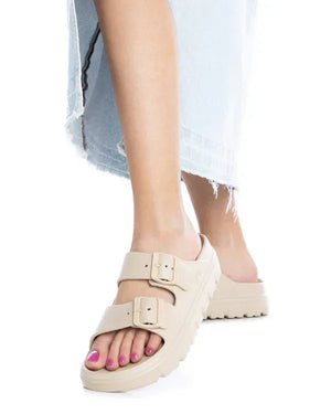 Γυναικεία Flats beige XTI 142550 Γυναικεία Flats beige XTI 142550 FLAT SANDALS XTI