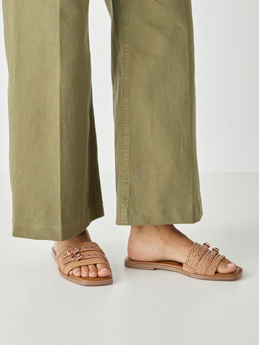 Γυναικεία Flats Camel Tamari’s 1-27134 Γυναικεία Flats Camel Tamari’s 1-27134 FLAT SANDALS TAMARIS