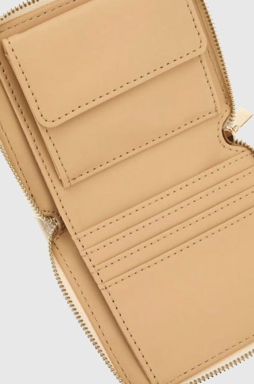 Γυναικείο πορτοφόλι Guess QL9658137 caramel Γυναικείο πορτοφόλι Guess QL9658137 caramel WALLETS Guess
