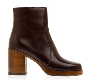 Γυναικεία μποτάκια Sante 23-444 καφέ-La Scarpa Shoes Γυναικεία μποτάκια Sante 23-444 καφέ SMALL BOOTS SANTE