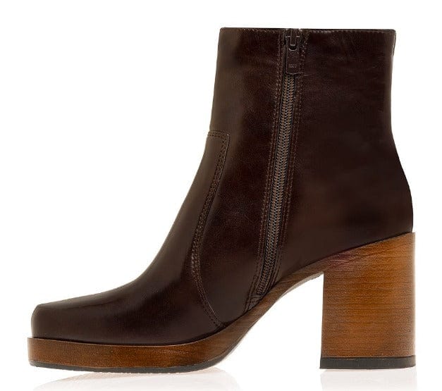 Γυναικεία μποτάκια Sante 23-444 καφέ-La Scarpa Shoes Γυναικεία μποτάκια Sante 23-444 καφέ SMALL BOOTS SANTE