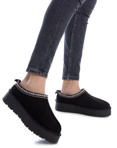 Γυναικεία Slippers XTI μαύρο 143237 Γυναικεία Slippers XTI μαύρο 143237 SMALL BOOTS XTI
