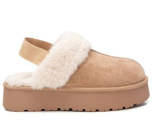 Γυναικεία Slippers XTI μπεζ 143488 Γυναικεία Slippers XTI μπεζ 143488 SMALL BOOTS XTI