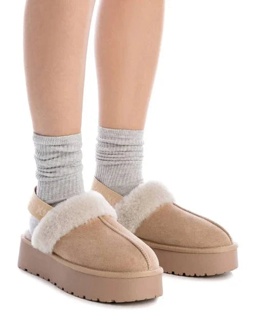 Γυναικεία Slippers XTI μπεζ 143488 Γυναικεία Slippers XTI μπεζ 143488 SMALL BOOTS XTI