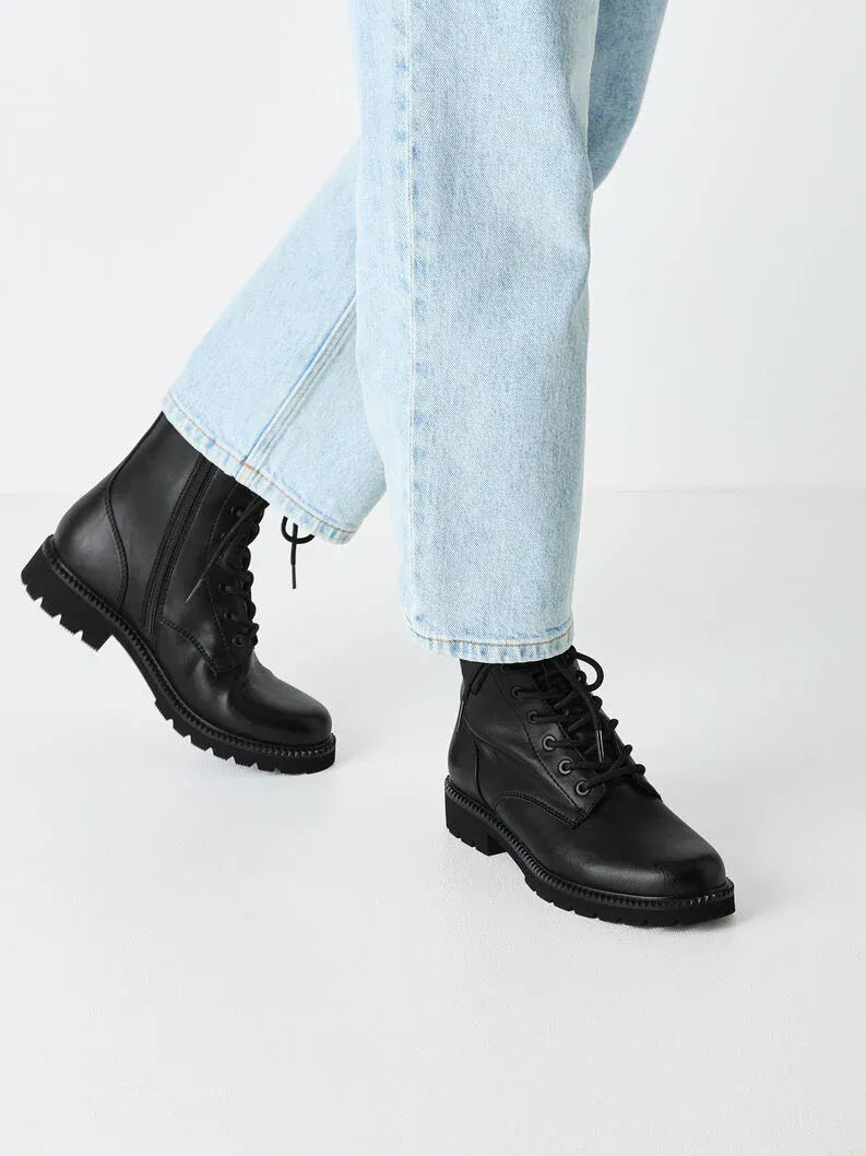 Tamaris  1-25215-45 black Tamaris  1-25215-45 black SMALL BOOTS TAMARIS