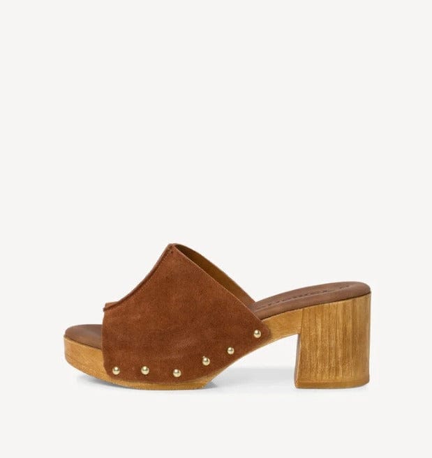 Γυναικεία παπούτσια Tamaris 1-27220-20 cognac-La Scarpa Shoes Γυναικεία παπούτσια Tamaris 1-27220-20 cognac SANDALS TAMARIS